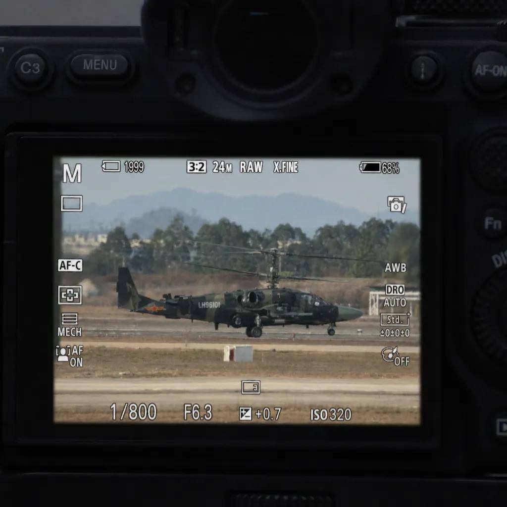 军迷圈疯传！俄罗斯卡-52M涂上了中国陆军涂装？发生了什么？